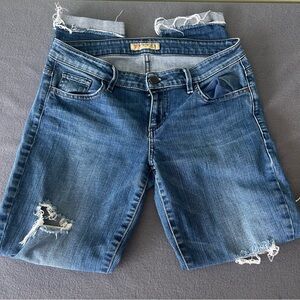 Women's Guess Skinny Jeans
Distressed Raw Frayed Hem Stretch
Size 28